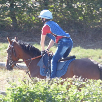 julie fait un petit galop de chasse