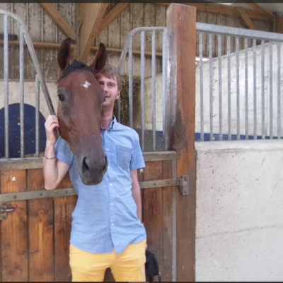 Julie avec Julien après son entrainement